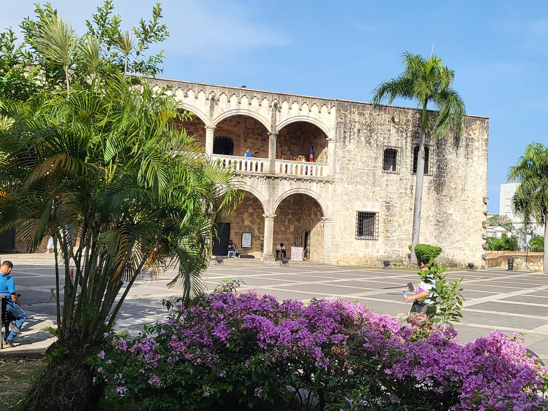 Ambiente verde - Plaza de la Hispanidad, Santo Domingo